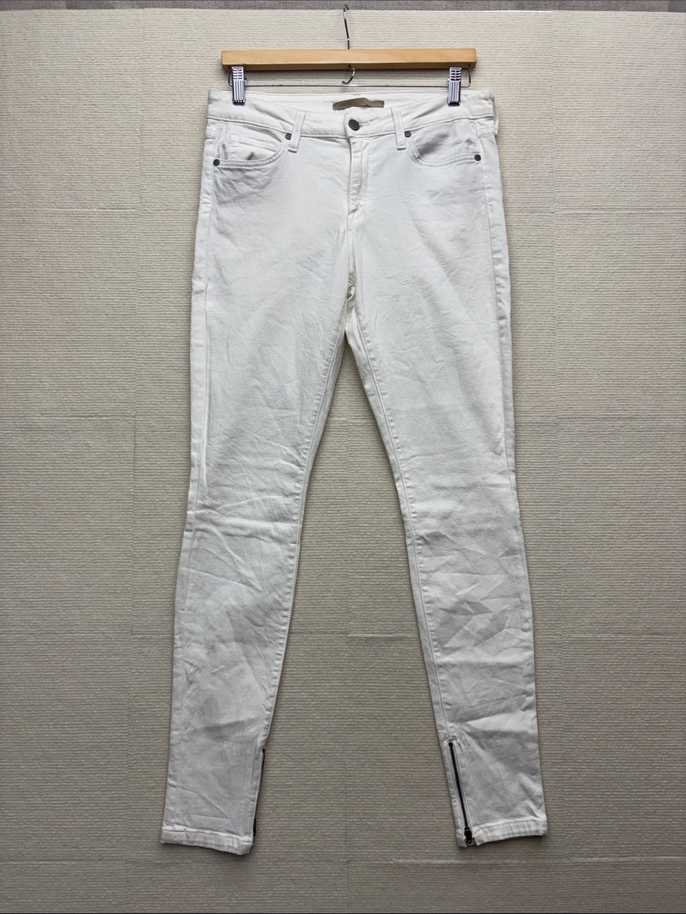 Vince White Women's Skinny Jeans with Zip Ankle 31